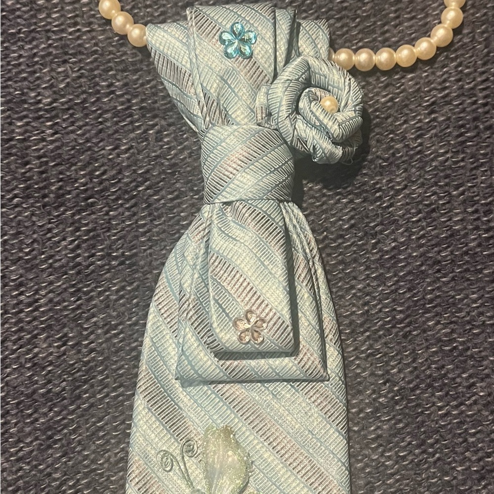 SOLD Elegant Blue Floral Brooch Necklace